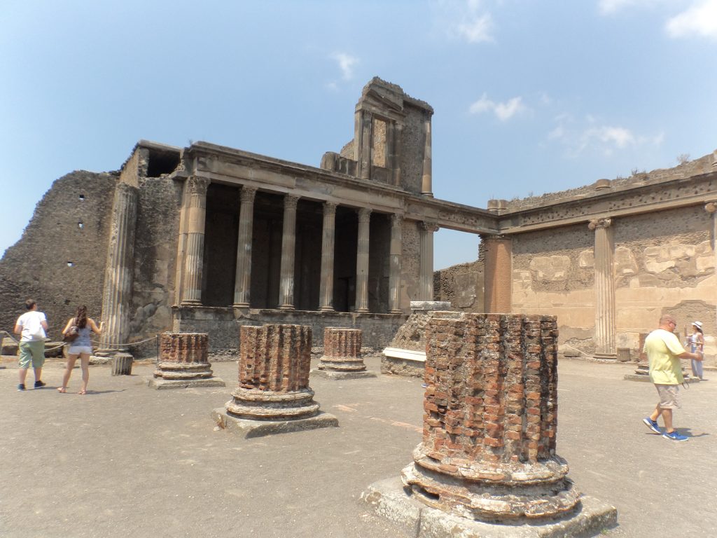 A view of a temple in the Pompeii forum