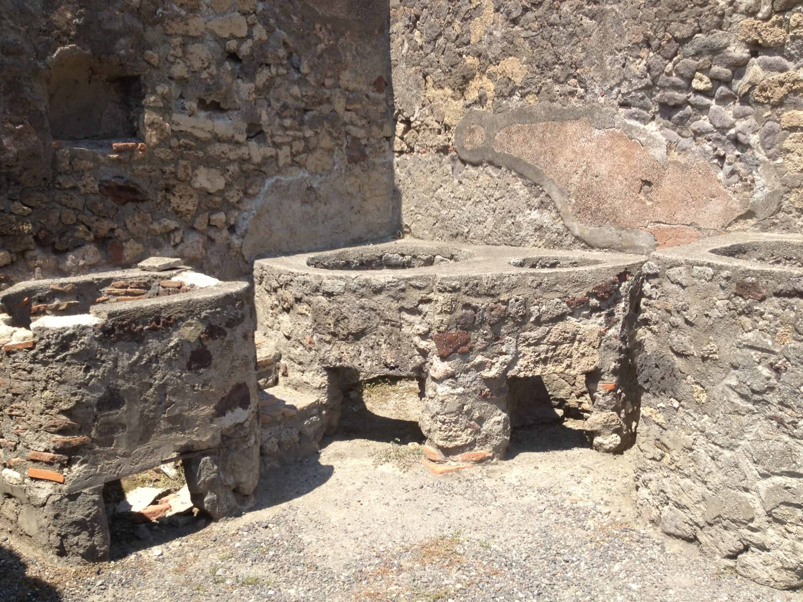 Ancient basins in a home in Pompeii