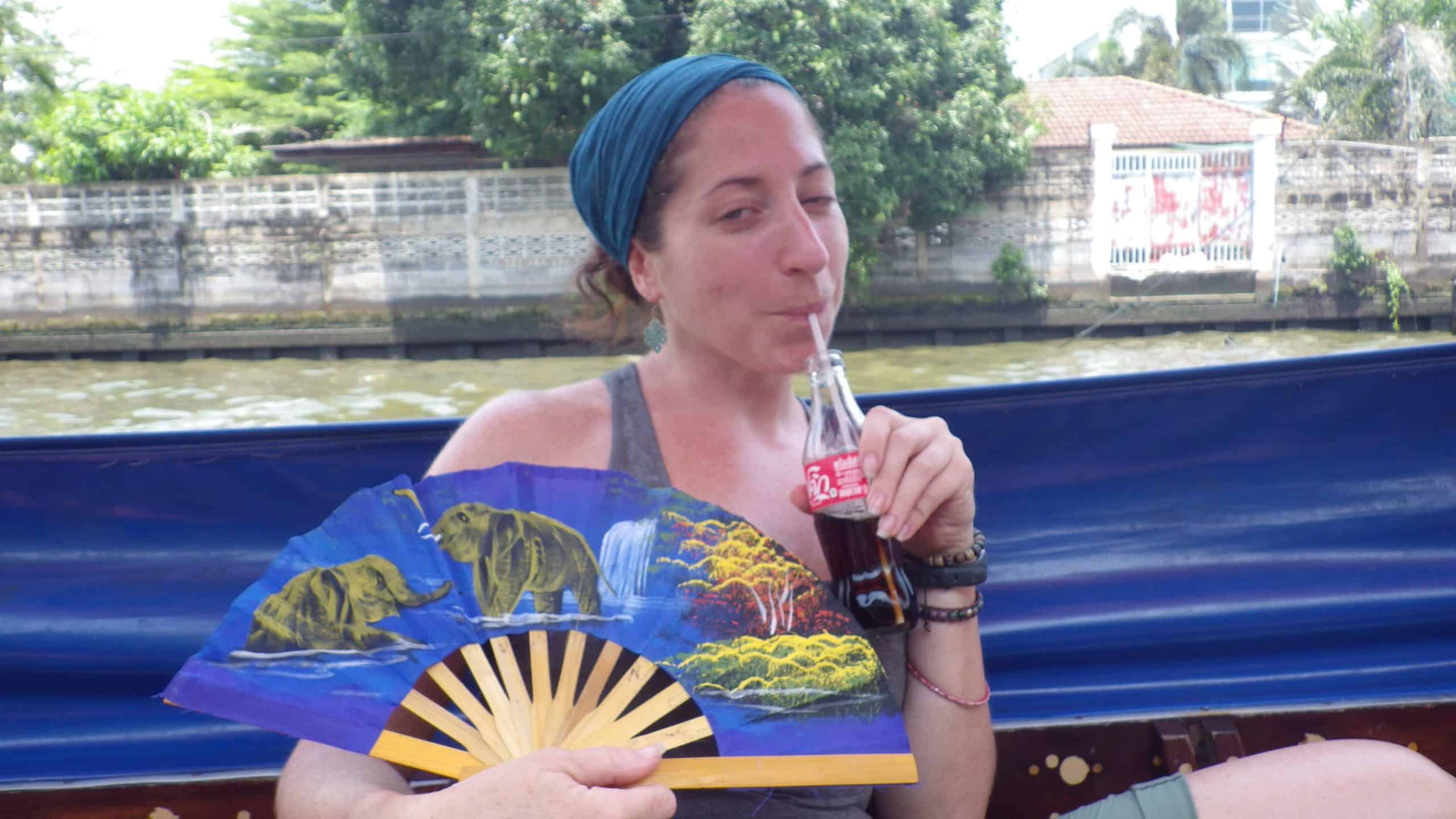 I purchased the fan from the vendor at the wet market.